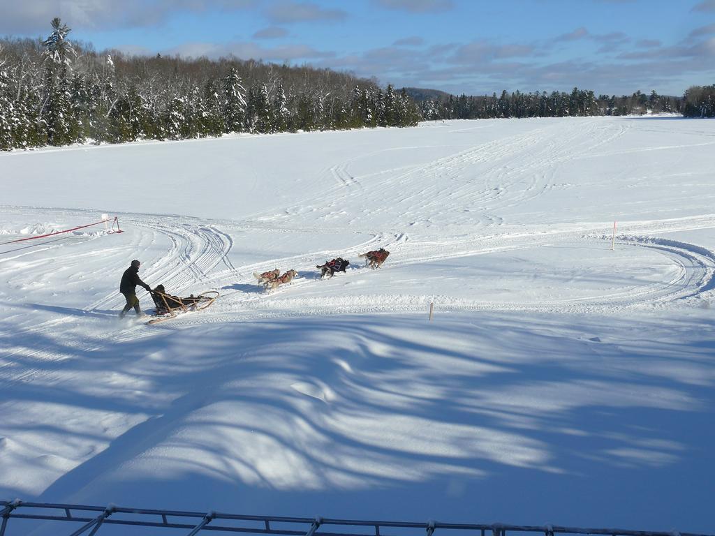 Auberge Du Lac Morency Saint Hippolyte Eksteriør bilde